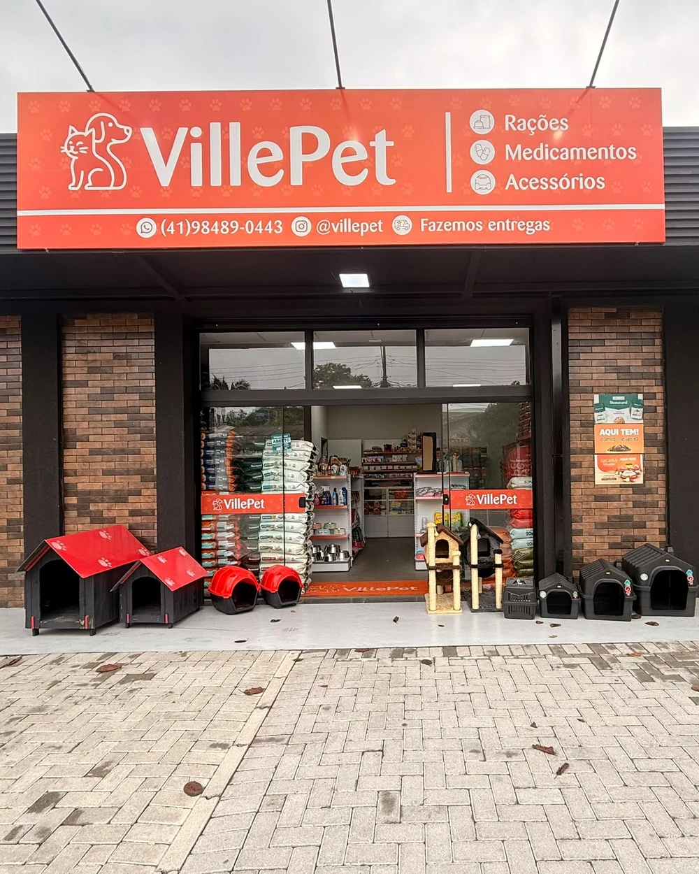 Fachada da loja VillePet no Alto Tarumã, em Pinhais